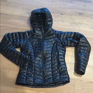 Mountain Hardwear Women's Black Puffer Jacket